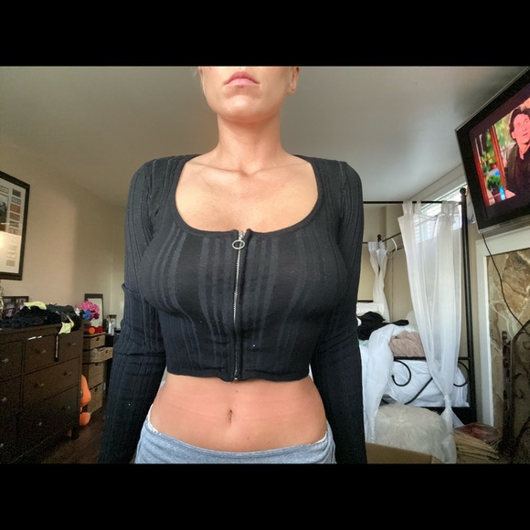 Black sweater - Picture 2 of 2